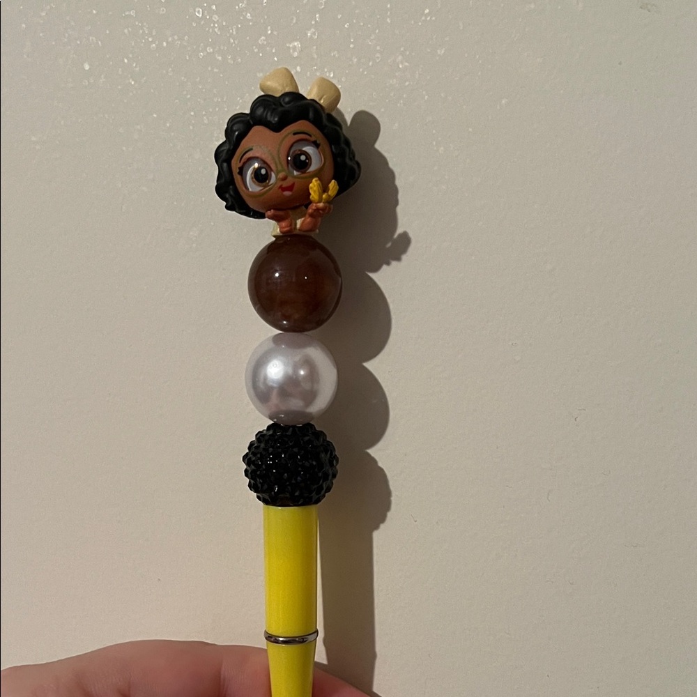 Baby Mirabel pen